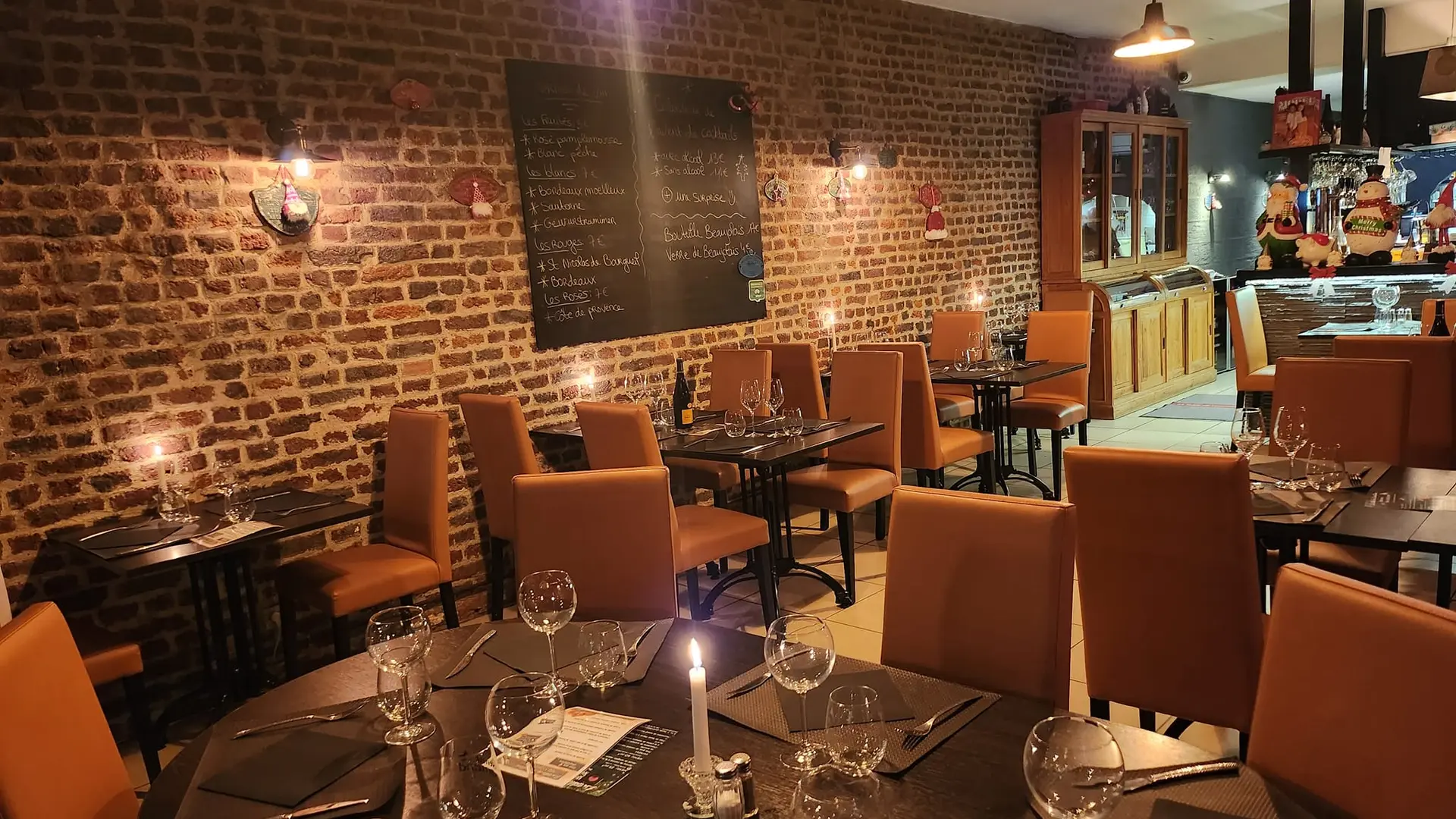 la-table-léontine-restaurant-quievrechain-salle