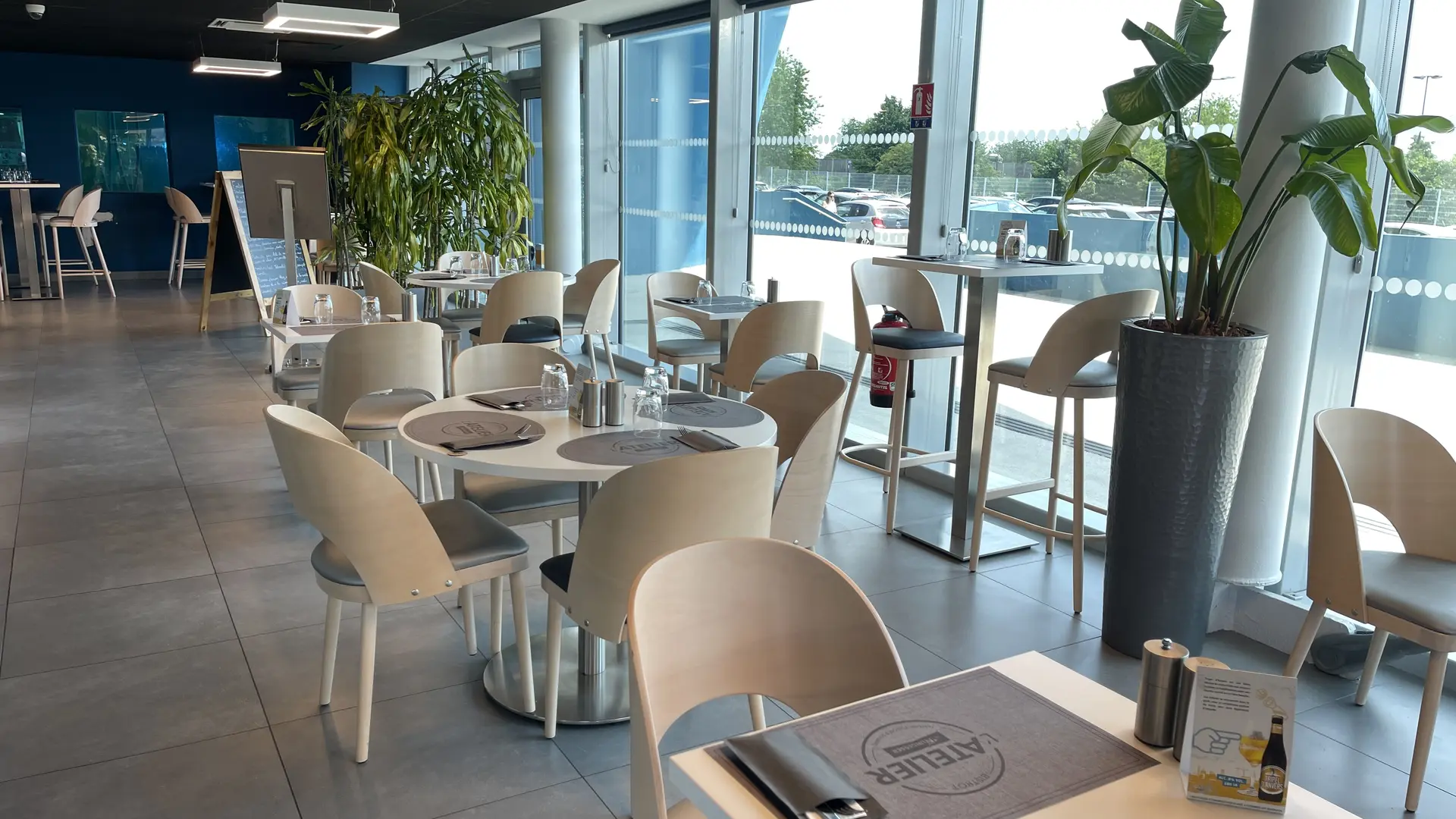 salle atelier nungesser restaurant valenciennes