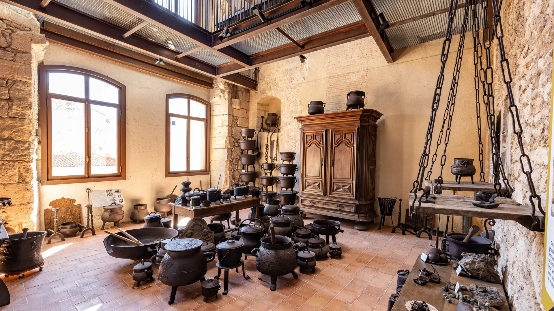 CDT 24 - Château Barrière - Villamblard - Forge