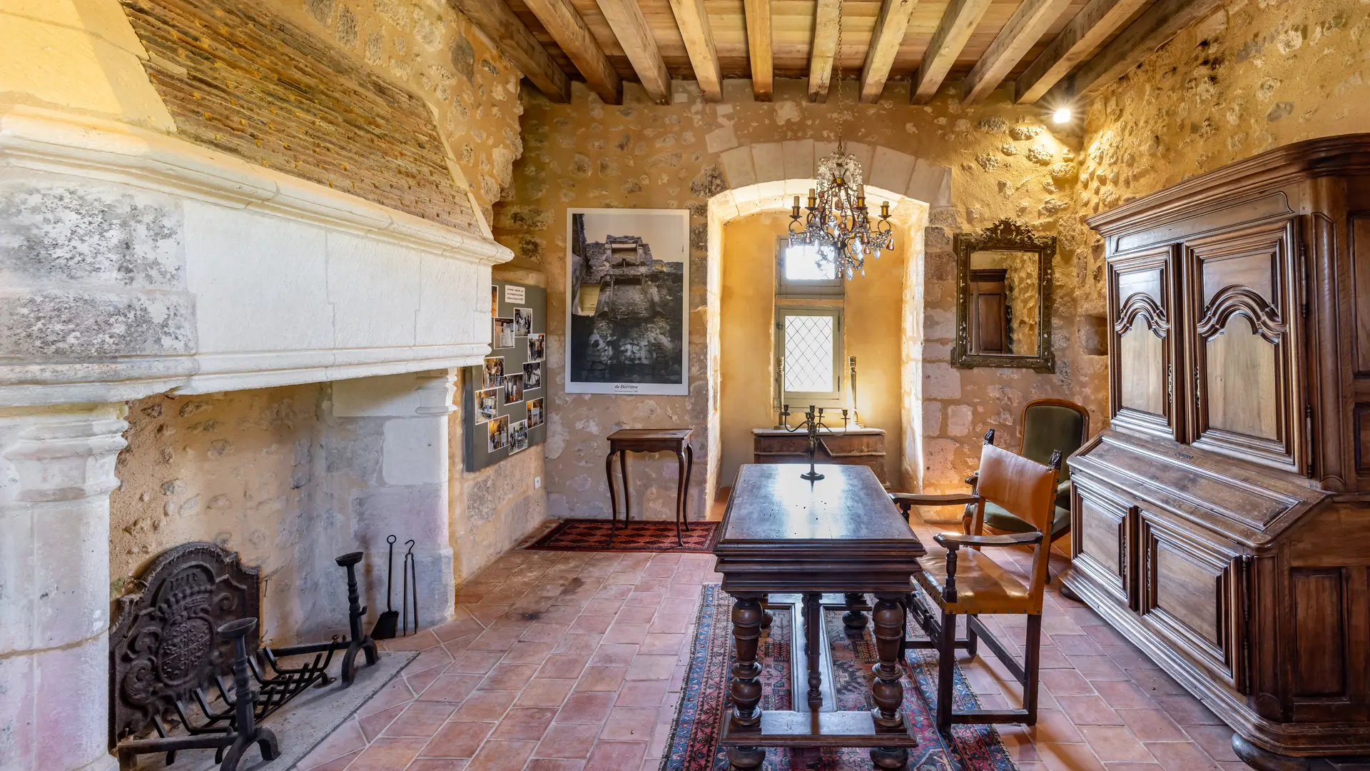 CDT 24 - Château Barrière - Villamblard - Bureau