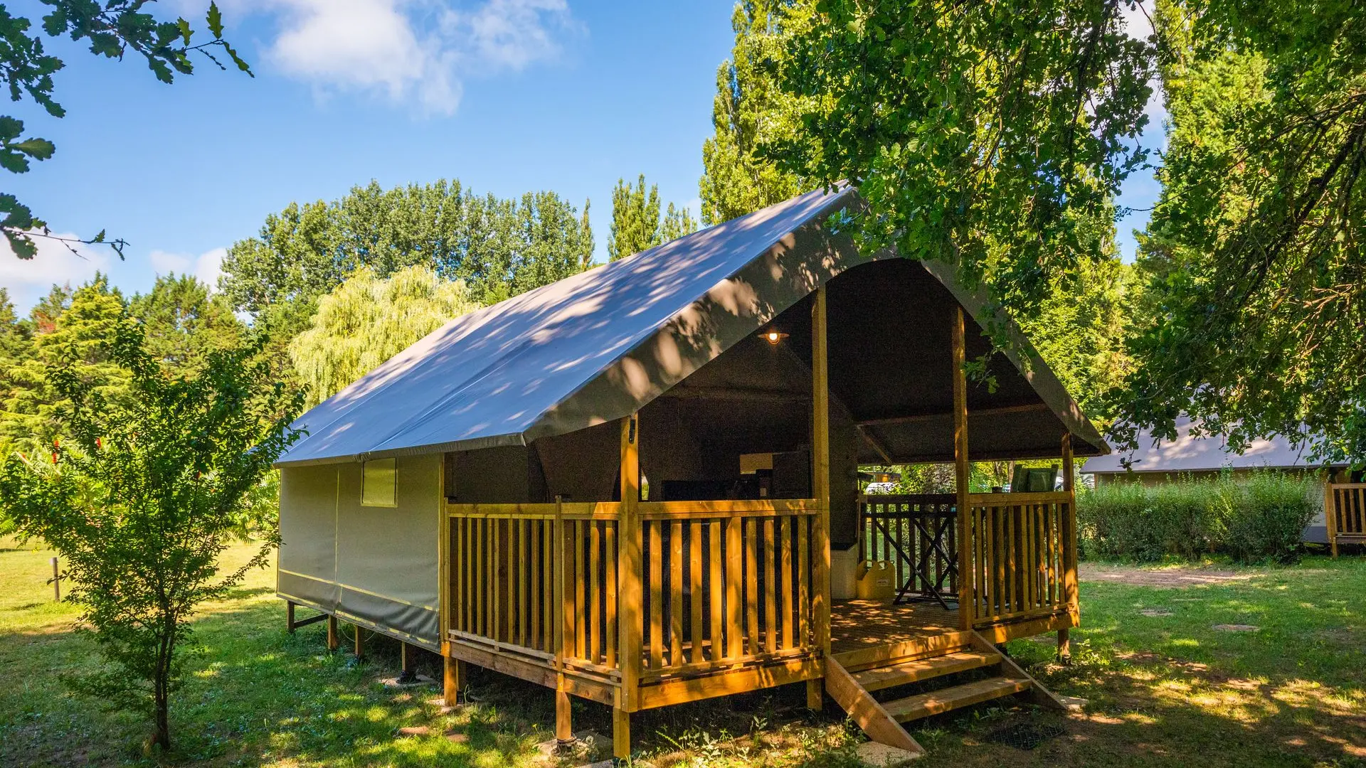 1- Lodge
