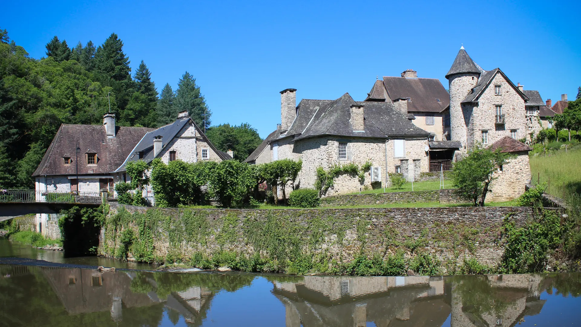 Bureau d'Information Touristique de Ségur le Château_2