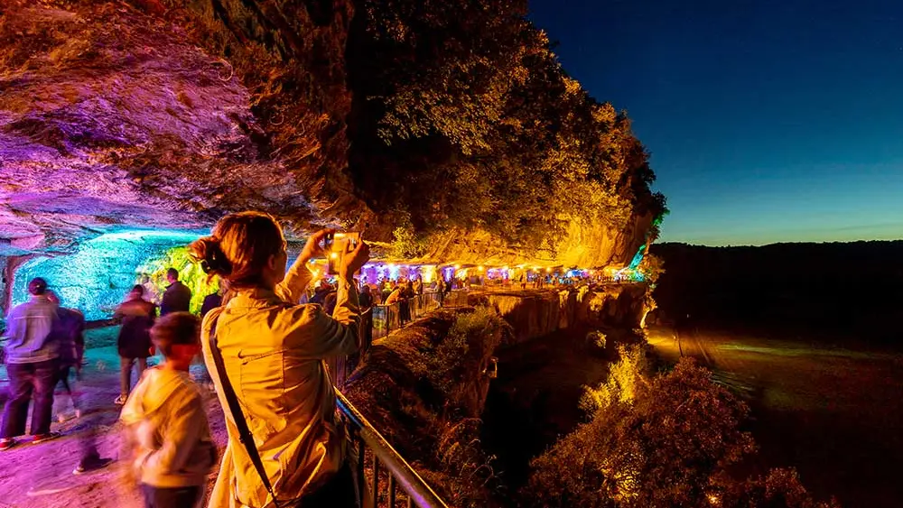 Nocturne - La Roque Saint-Christophe à Peyzac le Moustier