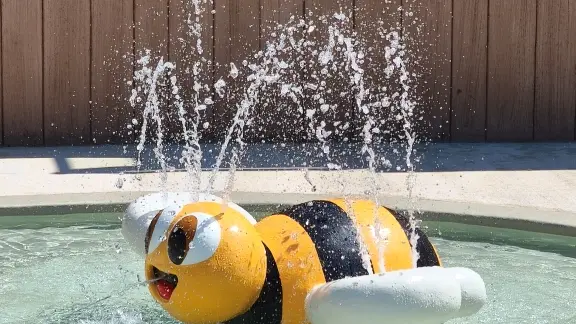 Camping Les Charmes - Abeille