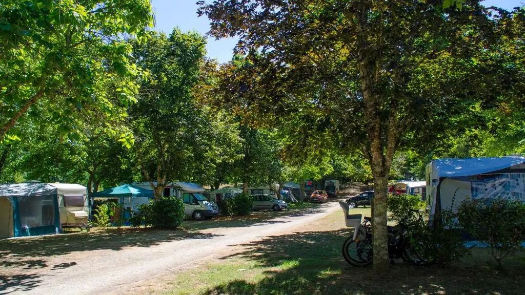 Camping Paradis de Maillac Emplacement