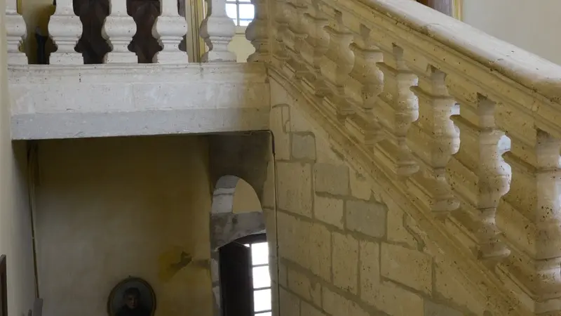 Château de Clauzuroux - Champagne Fontaines - Escalier