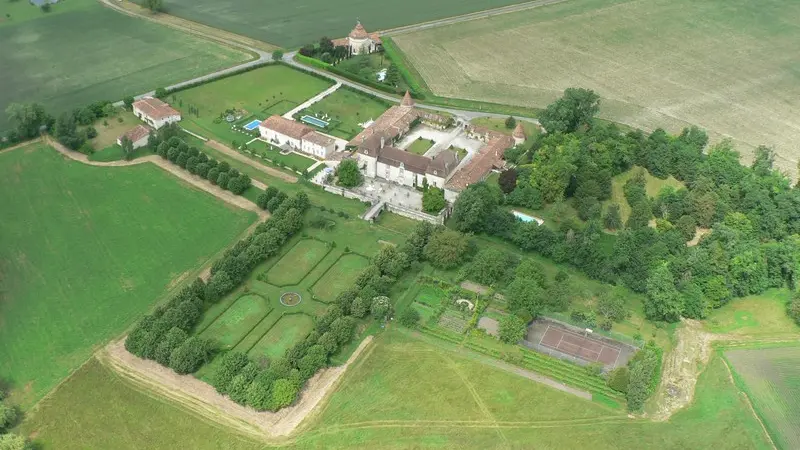 Château de Clauzuroux - Champagne Fontaines - vue aérienne