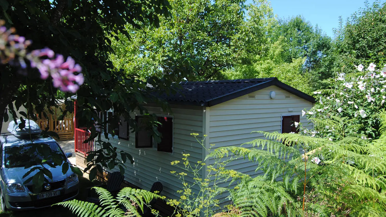 CAMPING LES PIERRES CHAUDES