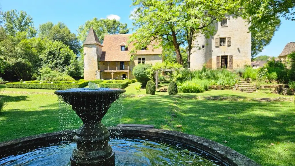 Donjon-Manoir-Jardin-de-la-Salle---Fontaine