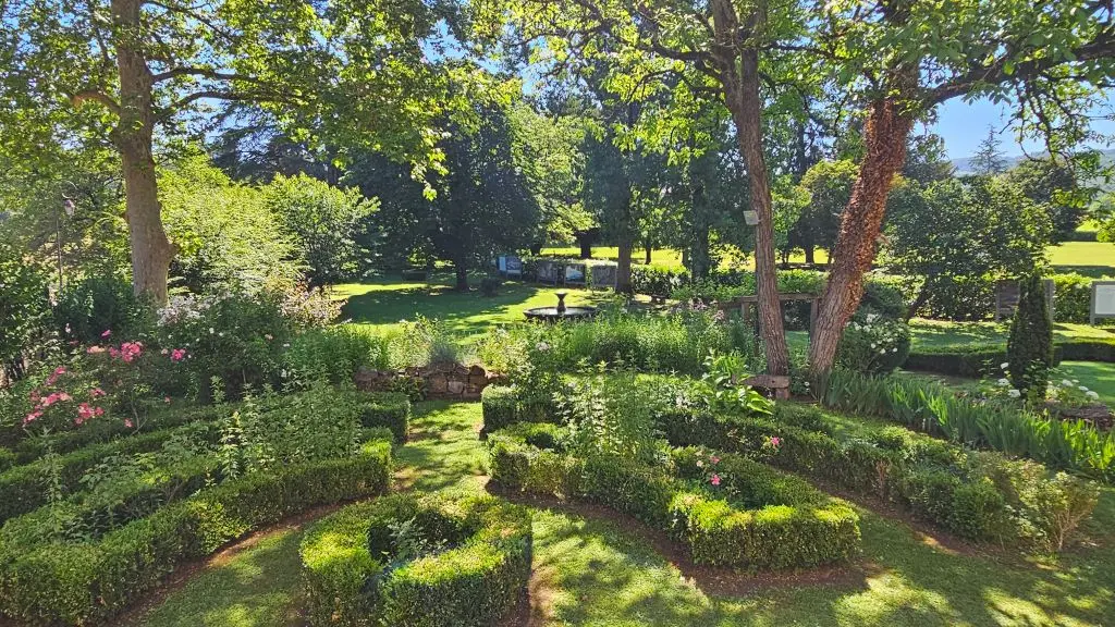 Donjon-Manoir-Jardin-de-la-Salle---Jardin2