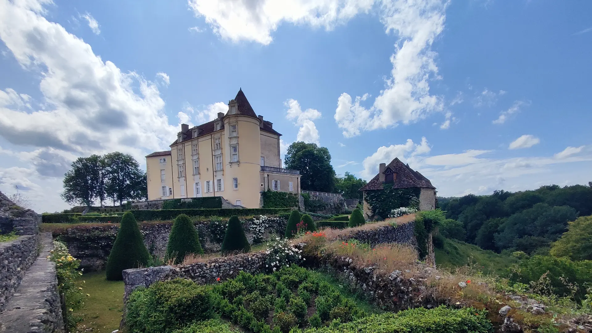 Chateau de Montréal- Jardins classés jardins remarquables Dordogne