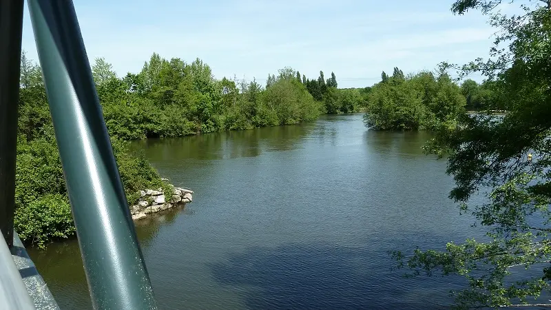 Isle-depuis-passerelle-Montpon