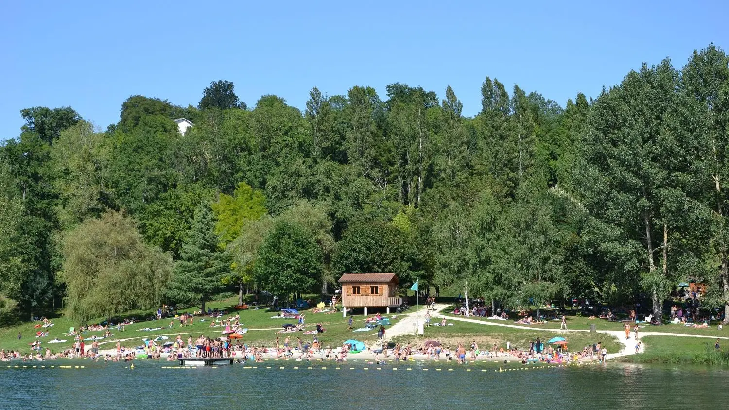 Nantheuil plan d'eau baignade (1)