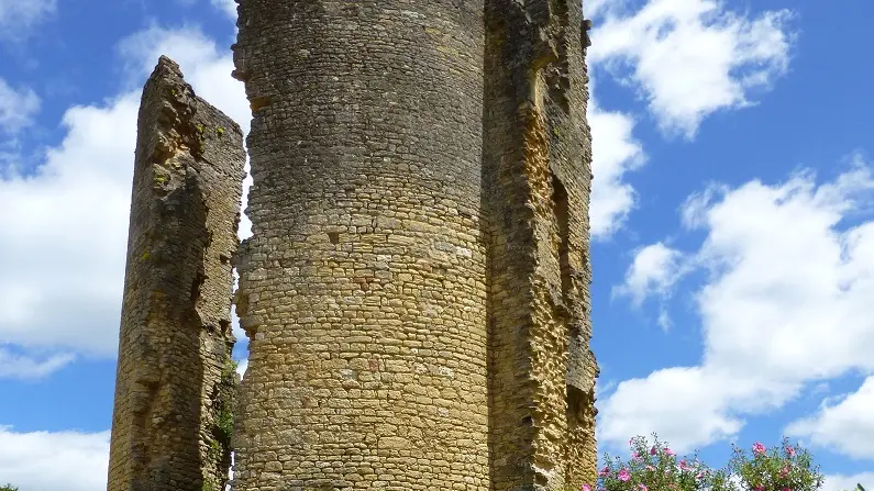 Saint-Alvère_donjon©Sainte_Alvere