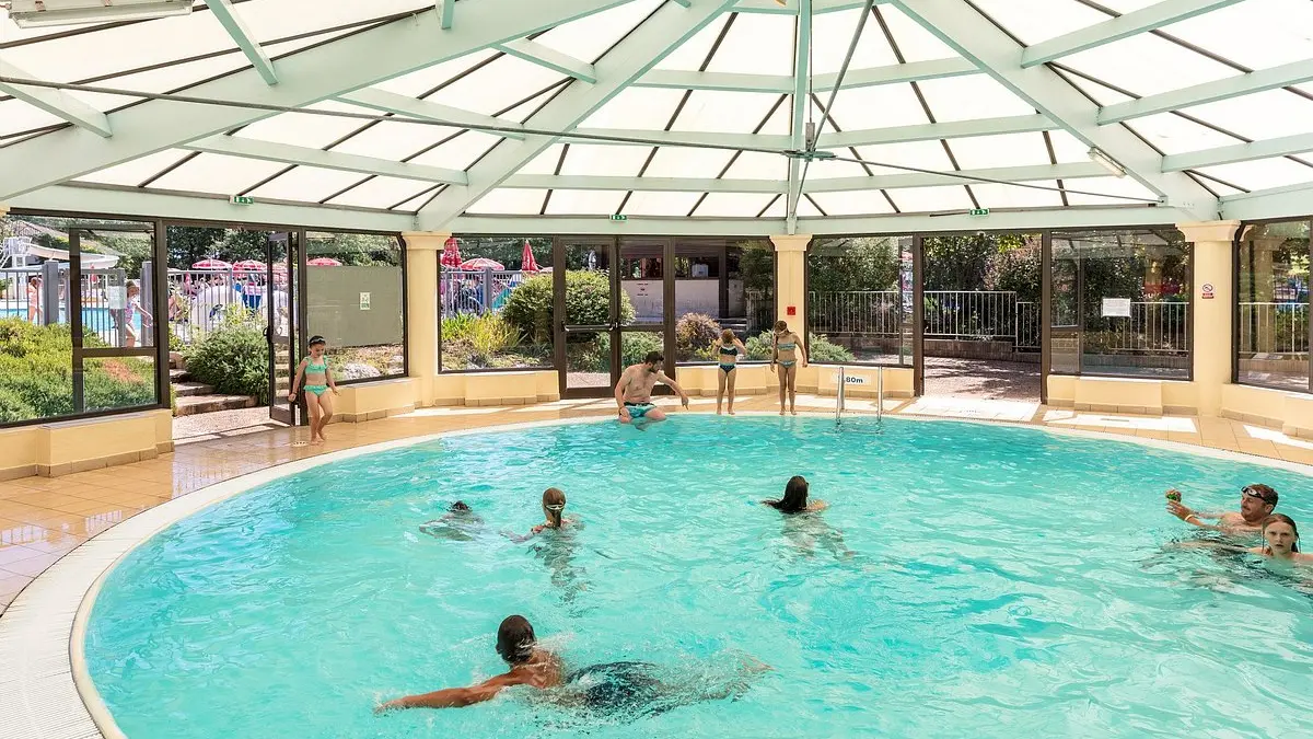 Camping Marvilla Parks - Saint Avit Loisirs piscine couverte