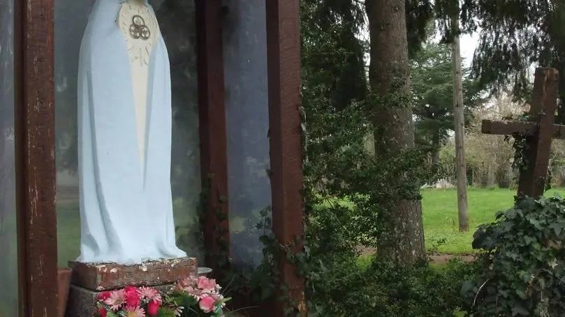 Statue de Ste Marie de la Trinité