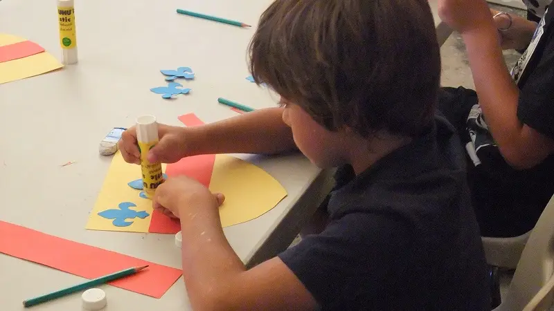 Perigueux_atelier_heraldique_scolaires_blason©office_de_tourisme_de_perigueux