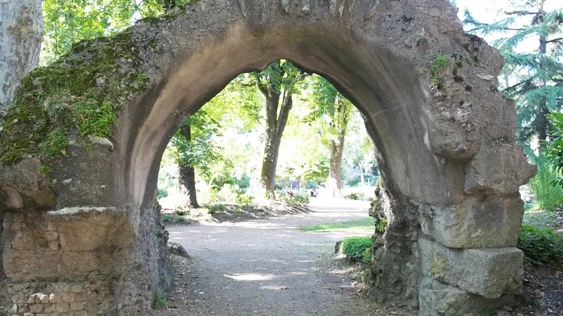 Périgueux_jardin_arènes_amphithéâtre_visites_scolaires_ville_romaine©saison_d'or