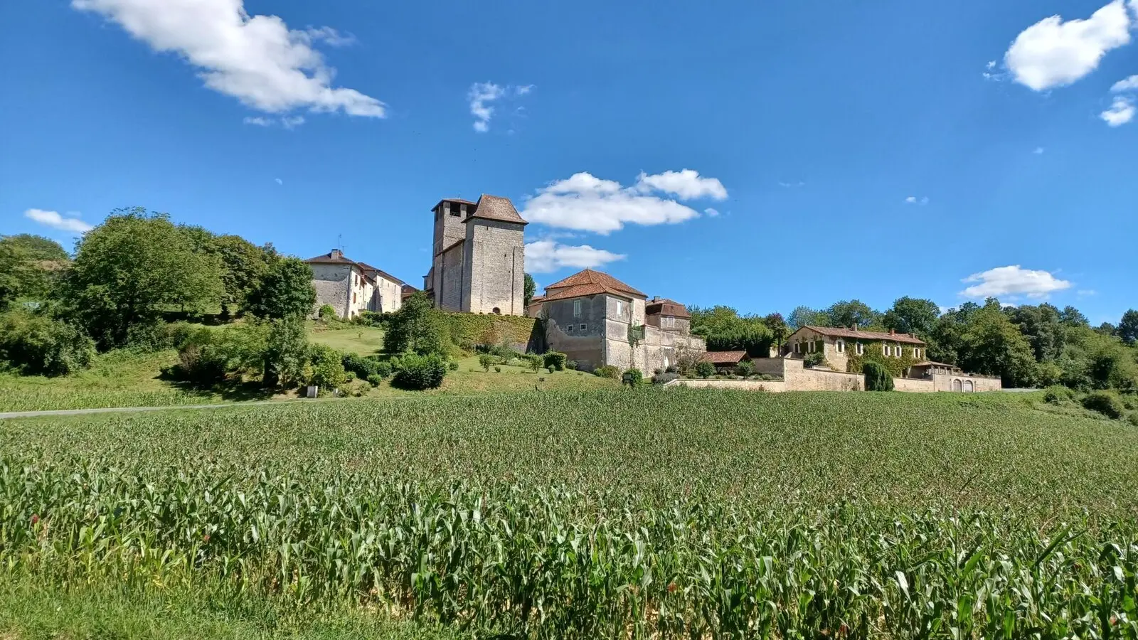 Périgord Inattendu - Village Fleuri Siorac de Ribérac