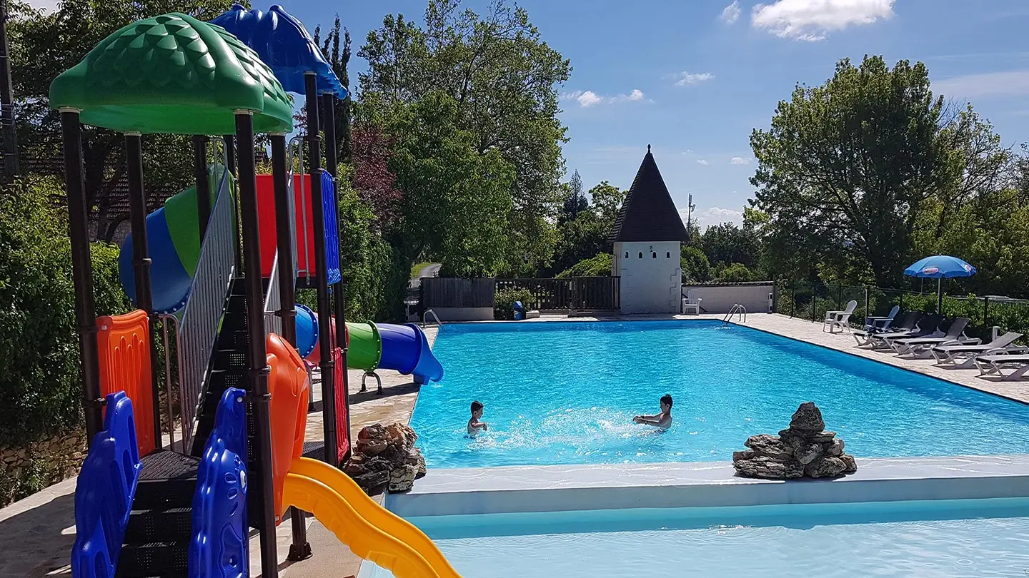 Piscine exterieure©Camping Bleu Soleil