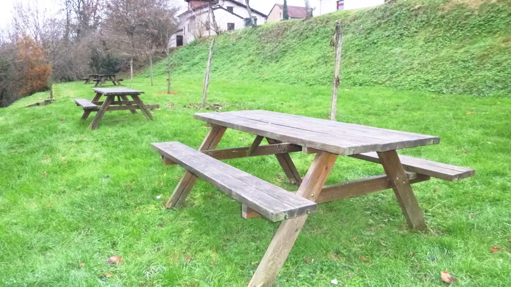 aire-pique-nique-table
