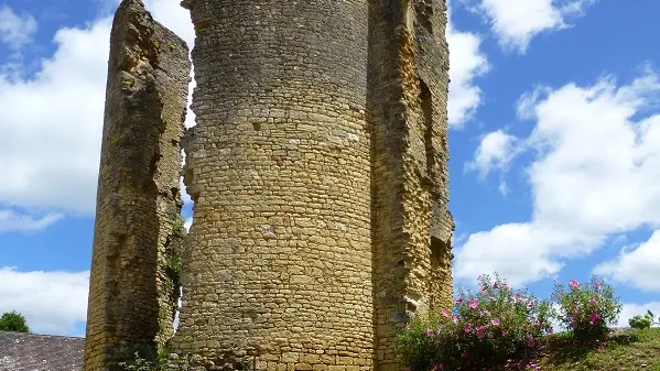 sainte-alvère_forteresse_tour_village©officedetourismedeperigueux