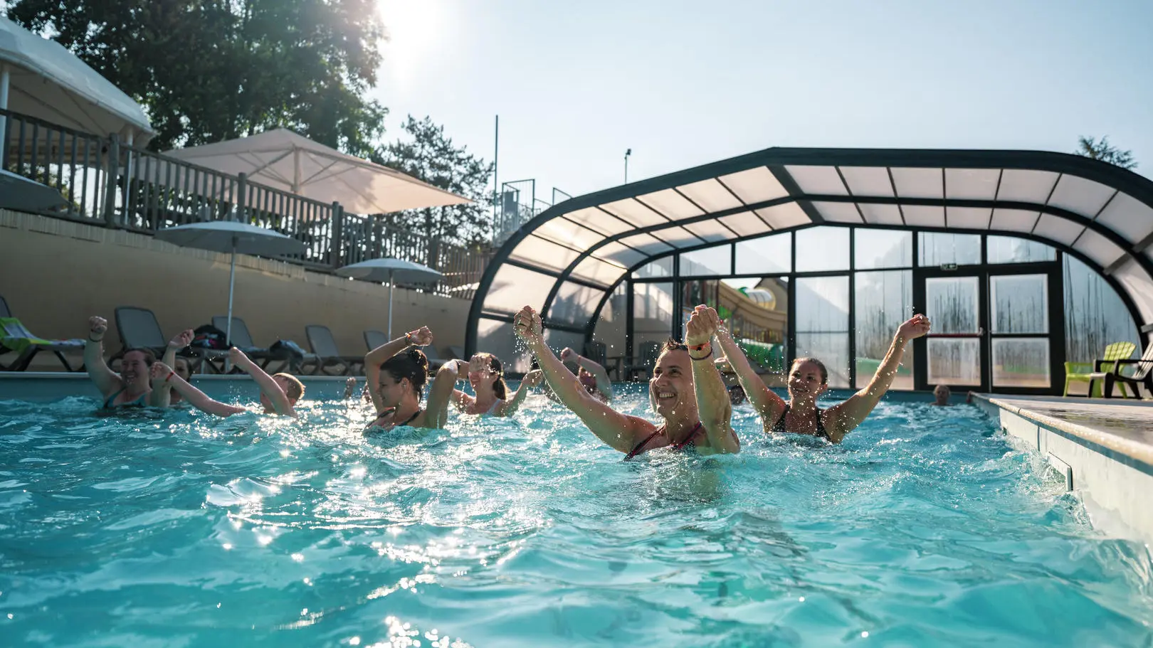 sunêlia-Chenes-verts-piscine couverte-chauffée