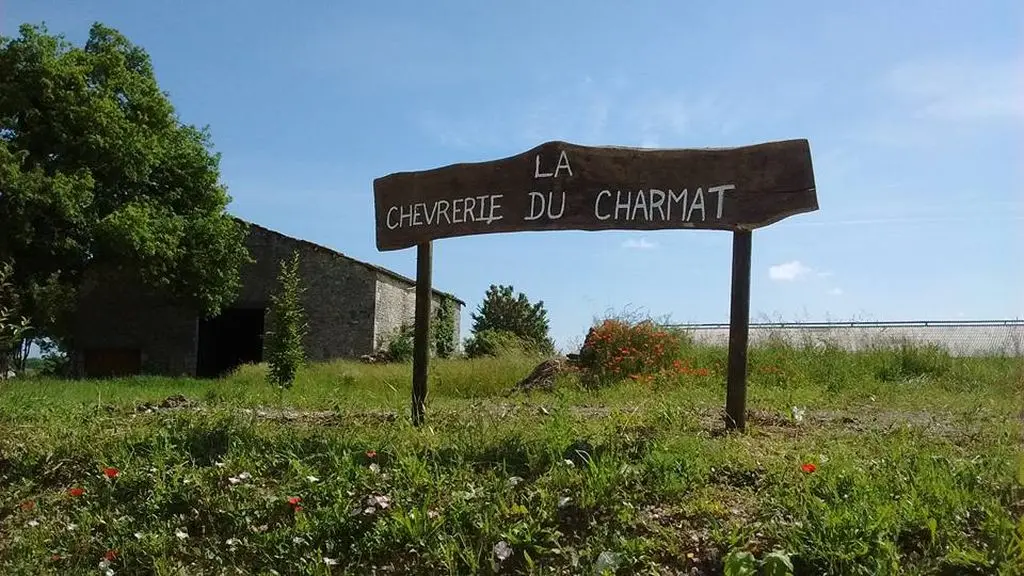 photo panneau chevrerie du charmat