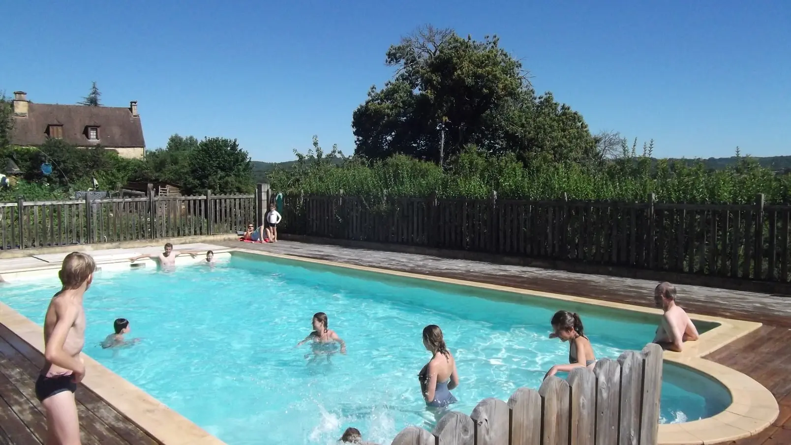 Piscine Camping La Roussie