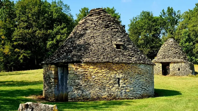 rhonie cabane