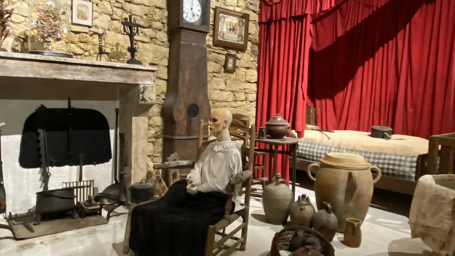 Musée des arts et traditions populaires 3