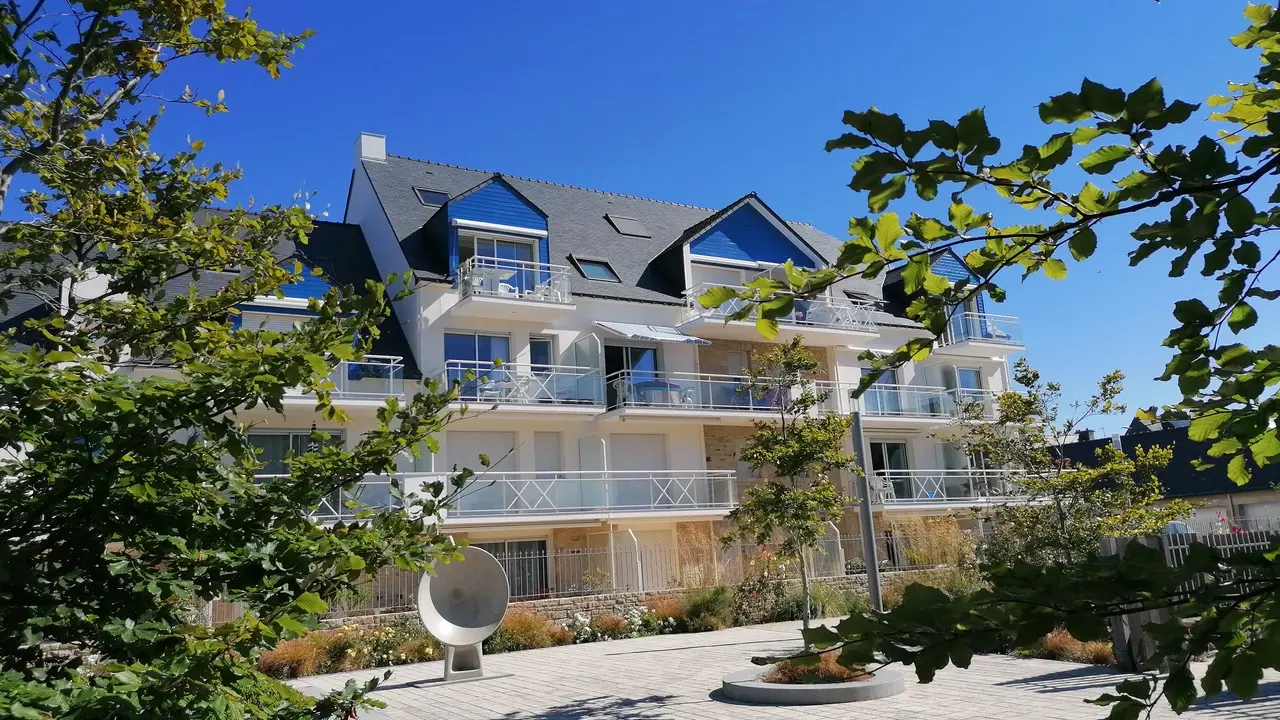 56MS0693_Cloerec-Varin_ext