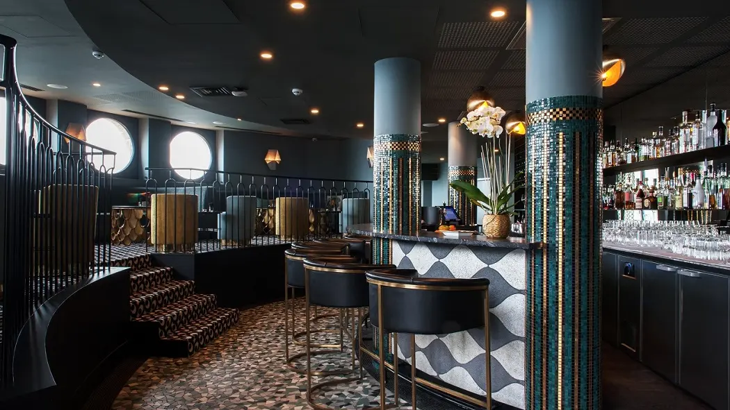 7. Castelbrac - Bar l'Aquarium