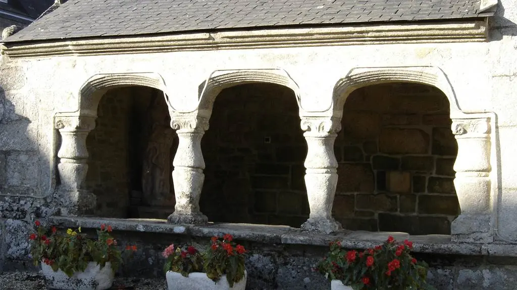 ossuaire-eglise-le-croisty-morbihan-bretagne-sud