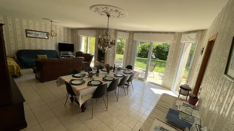 8-Dinard-gîte10 personnes-Le Clos Brizeux- salonséjour