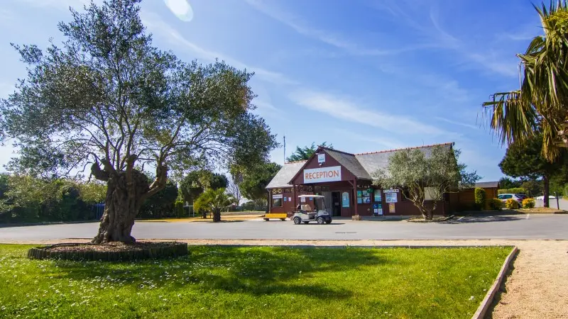 Camping - Les Chevrets - Saint-Coulomb