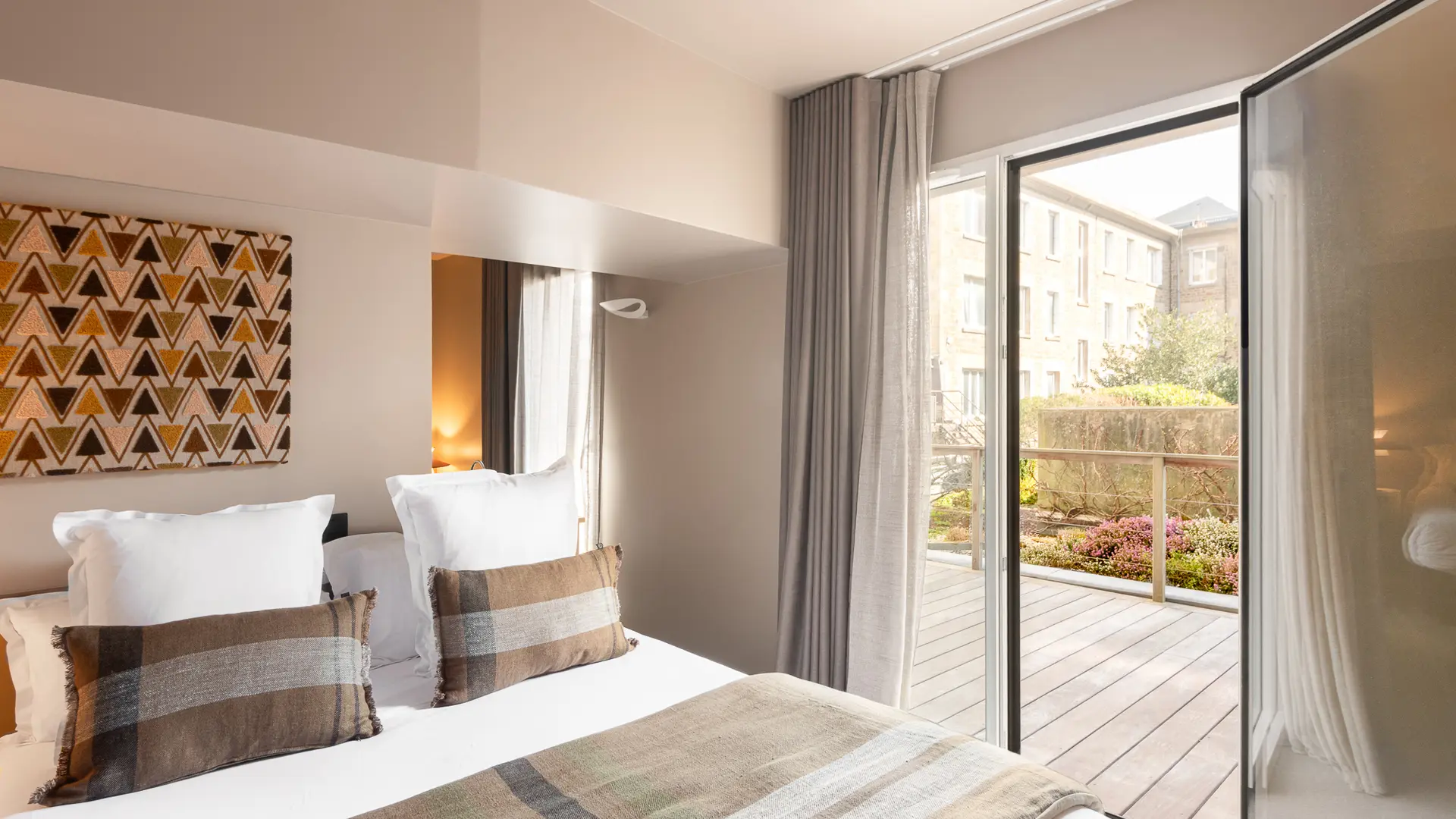 © Léya HALLEREAU. Hotel l'Adresse - Saint Malo