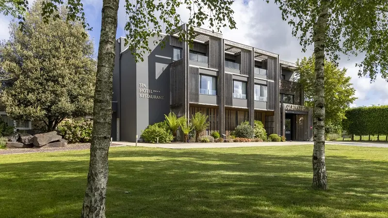 Hotel Spa Roi Arthur - parc - Ploërmel - lac au Duc - Bretagne