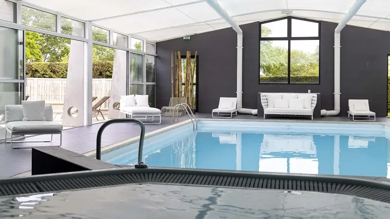 Hotel Spa Roi Arthur - piscine - Ploërmel - lac au Duc - Bretagne