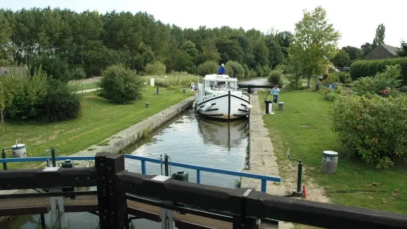 ©P Choleau Canal à Tinténiac