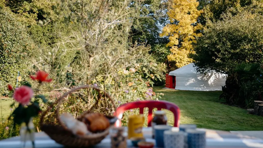 Petit déjeuner au jardin