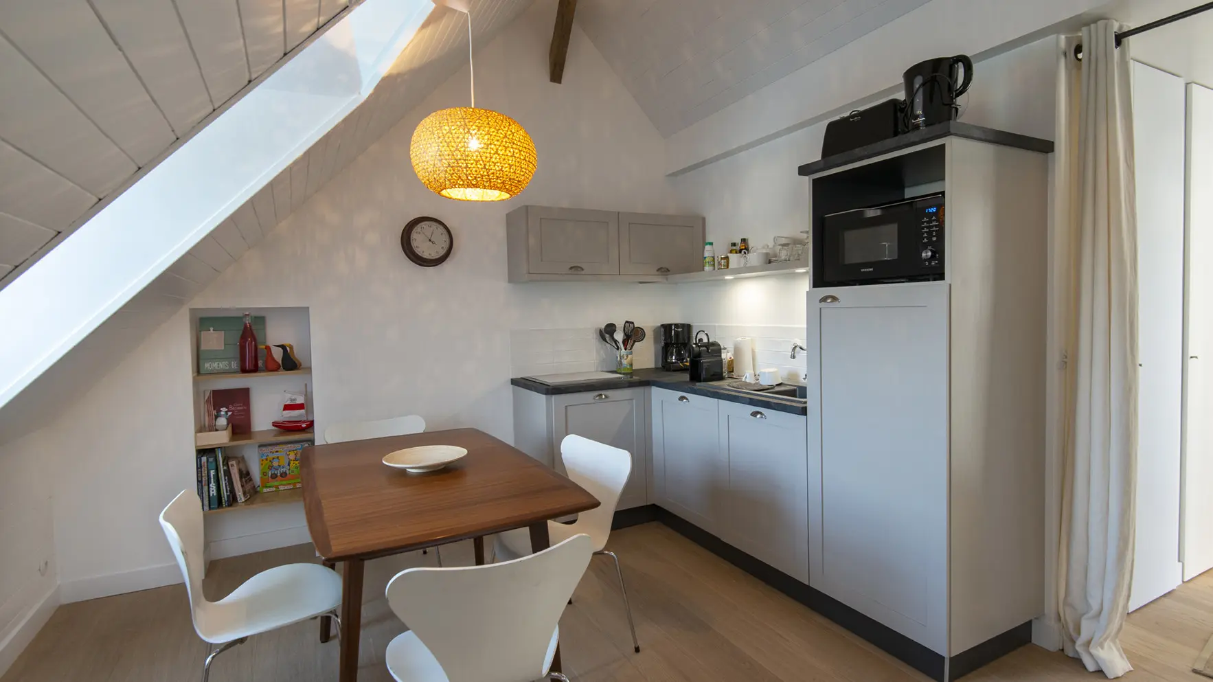 APPARTEMENT PORT COTON HOTEL DU PHARE-LOCATION SAISONNIERE-SAUZON-BELLEILE