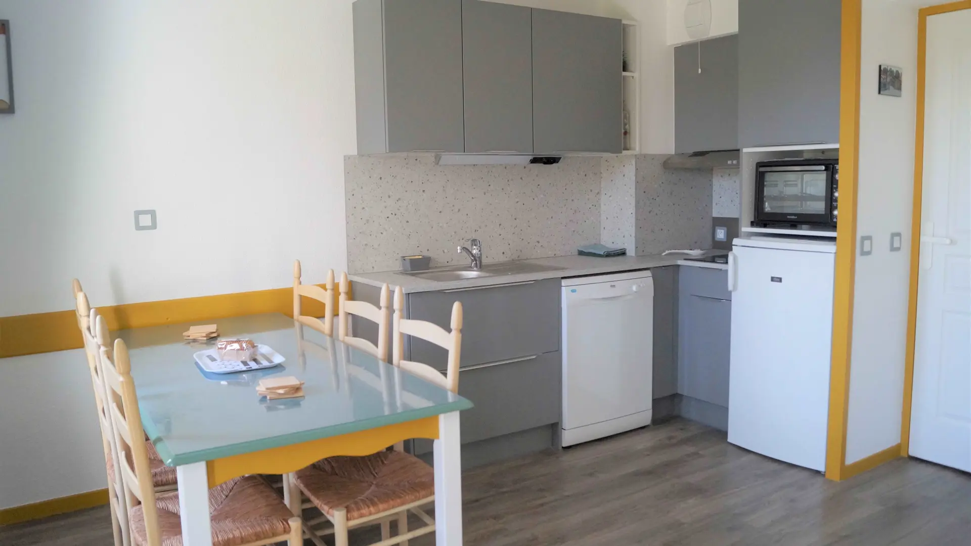 056MS000368_Brohan_Cuisine Salle à manger