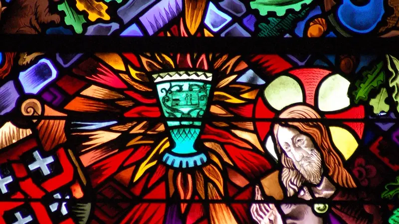 Vitrail_Eglise_Graal_Trehorenteuc_DestinationBrocéliande