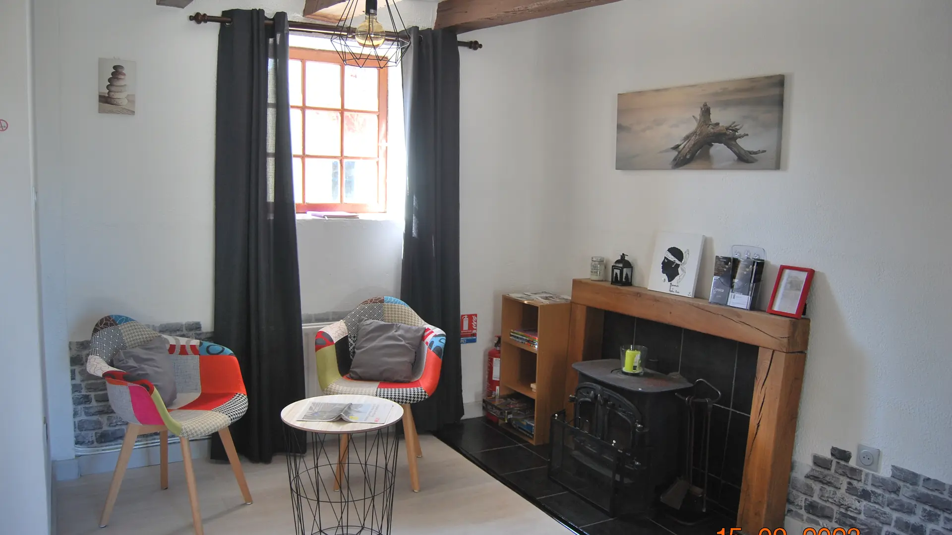 Salon vers cheminée