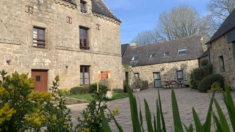 1_location_Gîte_d'étape-hostel_ Ty Bihui_extérieur_Pluméliau-Bieuzy_Vallée du Blavet