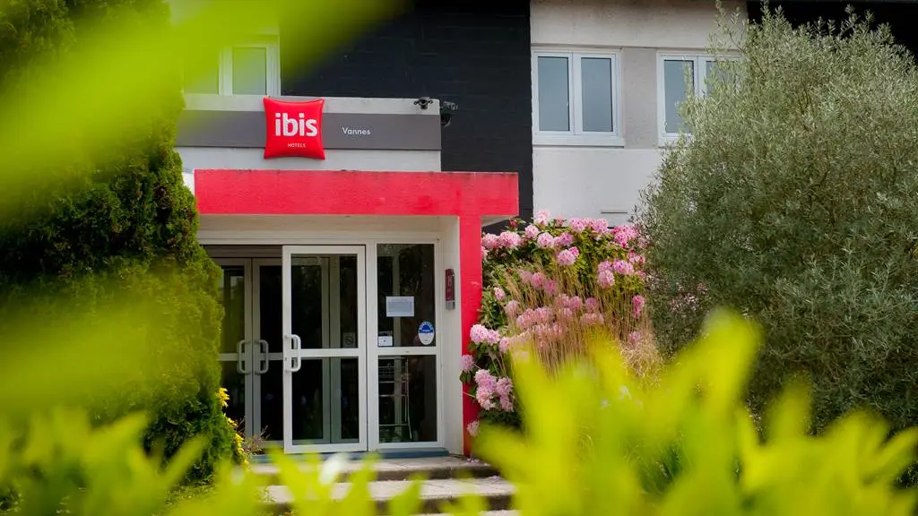 Ibis VANNES exterieurs