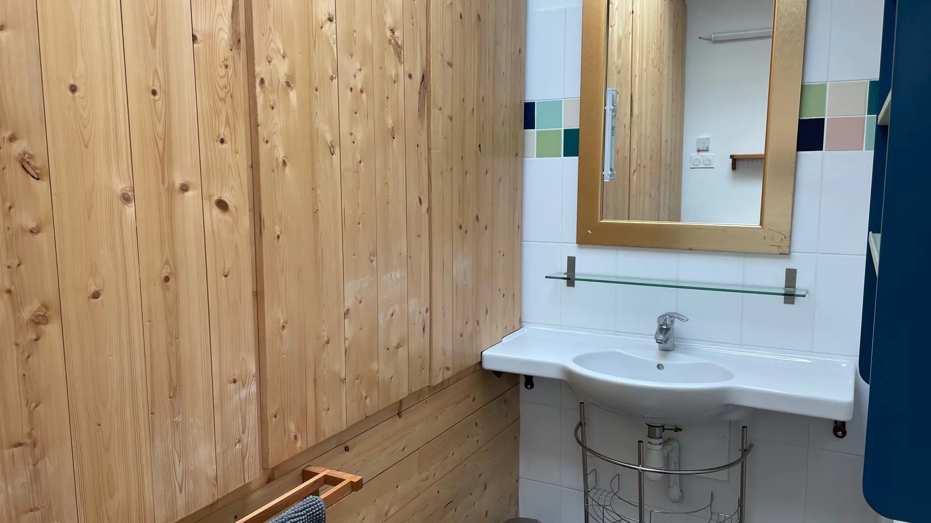 Lavabo séparé - Numéro 7 - Les Gîtes de Guernegroach