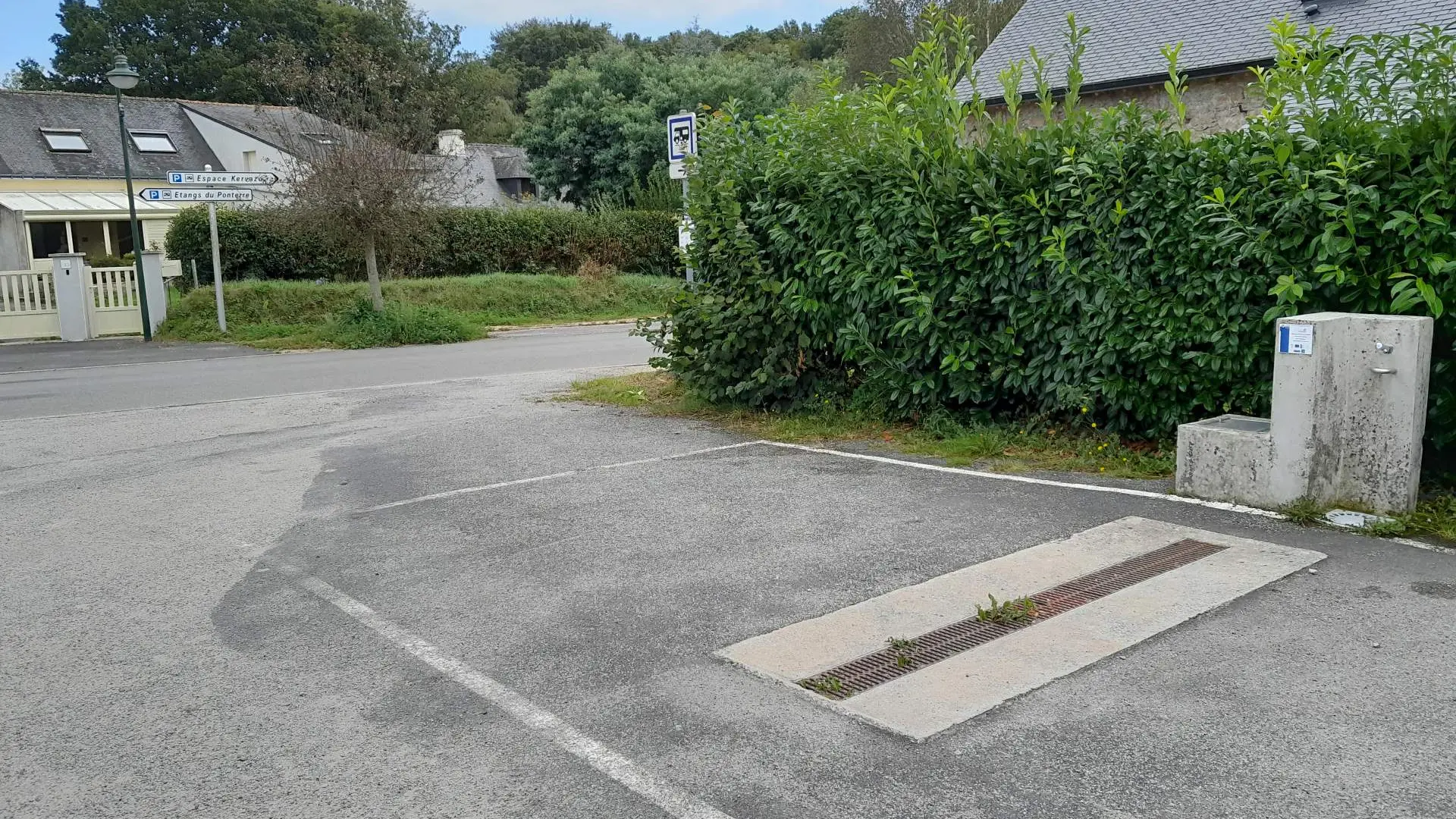 Le bourg, Guern