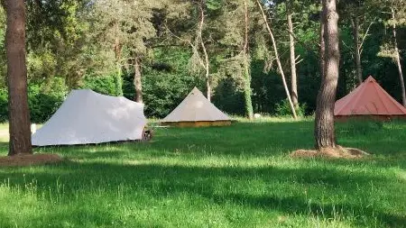 25_12_32_CampingBroceliande_Tentes